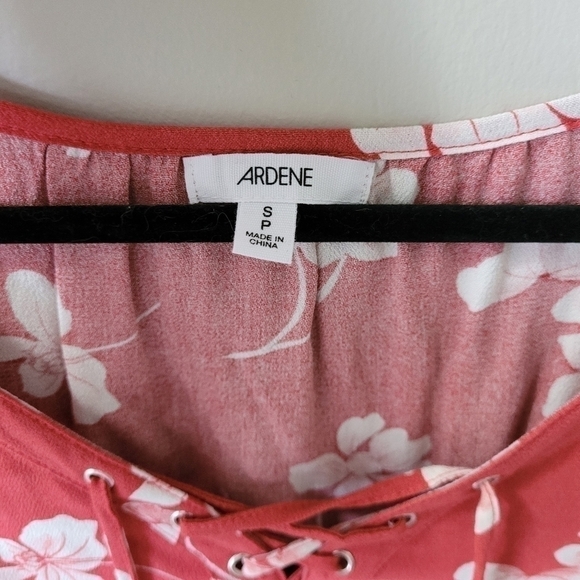 Bohemian Floral flowy top ruffle detailing size Small red white pink - Picture 8 of 10